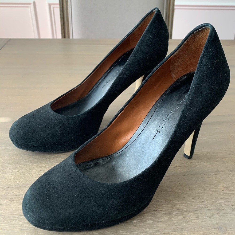 Banana Republic Black Suede Pumps
